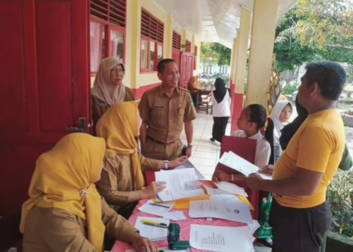 Sarankan Panitia Bantu Calon Siswa Baru yang Kesulitan Daftar Online