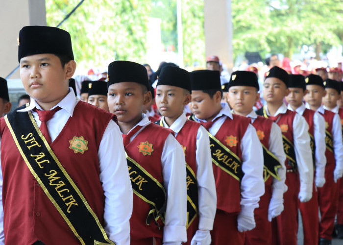 Start Rumah Dinas - Finish Prabujaya: Wako Prabumulih Cak Arlan Ajak Masyarakat Ramaikan Kegiatan HUT RI 