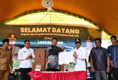 Kado Jelang Akhir Jabatan, Bupati OKI Serahkan SK Pelepasan 2.2 Ribu Hektare Kawasan Hutan untuk Rakyat