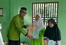 Beri Reward Santri Berprestasi Setiap Semester 