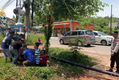 Tragis! Dua Pekerja Tewas Tersengat Listrik Saat Pasang Tiang WiFi di Prabumulih