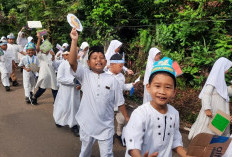 SD IT Al-Malik Gaungkan Syiar Ramadhan Lewat Pawai