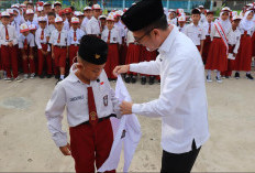 Komitmen Ratu Dewa–Prima Salam Terealisasi, Ribuan Siswa Baru Terima Seragam Sekolah Gratis