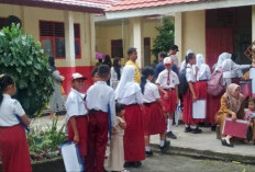 54 Siswa Baru SMP 10 Lakukan Daftar Ulang