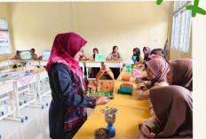 SMPN 13 Prabumulih Pameran Hasil Karya Kokurikuler Siswa, Rusnita Apresiasi Kreativitas Siswa Daur Ulang Limba