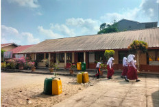 SDN 2 Indralaya Utara Tanam Pohon Penghijauan Berbuah di Lingkungan Sekolah