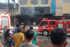 Satu Unit Ruko di Kawasan Jelutung Hangus Terbakar, Satu Orang Dilarikan ke RS