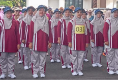 Meriahkan HUT RI ke 80, Guru SD Negeri 77 Prabumulih Ikuti Lomba Gerak Jalan