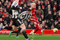 Hugo Ekitike Menggila, Liverpool Hajar Newcastle 4-1 di Anfield