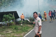 Diduga Dipicu Puntung Rokok, Rumah Warga di Sukajadi Prabumulih Ludes Terbakar