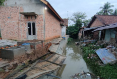 Talud Anak Sungai Kelekar di Prabumulih Ambruk Lagi Usai Hujan Deras, Warga Khawatir Rumah Roboh