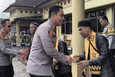 Bentuk Nyata Kepedulian Polri, Lima Warga Prabumulih Diberangkatkan ke Tanah Suci