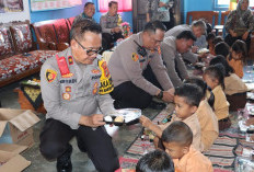 Jumat Berkah Si Limas Polres Prabumulih Sasar SDN 58, Siswa Diberi Makanan Bergizi dan Alat Tulis 