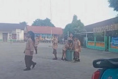 Siswa SDN 20 Prabumulih Giat Laksanakan Piket, Jaga Kebersihan Sekolah