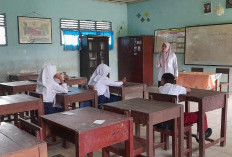 Jumlah Siswa Baru Hanya Sedikit, Guru SMP Tunas Bakti Tetap Semangat Mengajar
