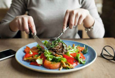 Efek Makan Malam di atas Jam 10 yang Berisiko Bagi Kesehatan