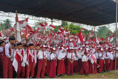 Ratusan Pelajar Meriahkan Pawai Bendera HUT RI ke-80 di Desa Jiwa Baru