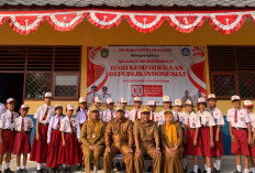 Jadi Pembina Upacara, Kades Kemang Tanduk Ajak Siswa SD Negeri 65 Prabumulih Semangat Raih Cita-Cita