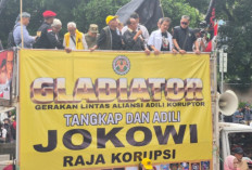 Massa Gelar Aksi di Depan Gedung KPK, Tuntut Jokowi Diadili