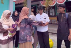 SMK PGRI 2 Prabumulih Salurkan Zakat untuk Siswa Yatim dan Kurang Mampu