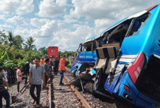 Bus Putra Sulung Dihantam KA, Warga Prabumulih Prihatin 