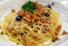 Resep Spaghetti dengan Beef Bacon dan Bawang, Lezat dan Aromatik