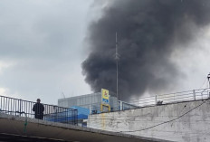 Kebakaran di Kantor PLN A. Rivai Palembang, Pegawai Berhamburan Selamatkan Diri