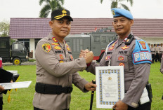 Disiplin dan Dedikasi Tinggi, Personel Polres Prabumulih Terima Penghargaan dari Kapolres 