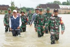 Kodim 0402/OKI Salurkan 260 Paket Sembako untuk Warga Terdampak Banjir di Lempuing dan Mesuji