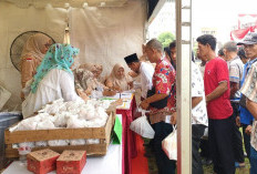 Stan Pasar Murah di Halaman Pemkot Prabumulih Diserbu 