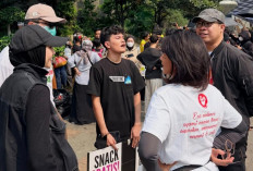 Bawa Ambulans dan Logistik, Zaskia Mecca Dukung Aksi Mahasiswa di Jakarta