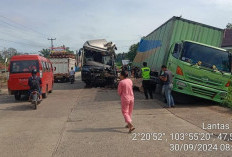 Bus Tabrak Truk Parkir di Jalintim Palembang-Jambi, 2 Orang Meninggal Dunia