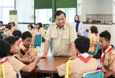 Anggaran APBN 2025, Prabowo Targetkan 330 Ribu Sekolah Terima Smart TV