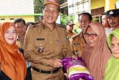 Stabilkan Harga Sembako, Pemkab Muara Enim Gelar Pasar Murah di Desa Ujan Mas Ulu