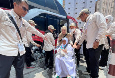 Kloter Perdana Haji Indonesia Tiba di Makkah, 360 Jemaah Asal Yogyakarta Disambut Haru