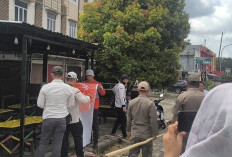 Sisir Jalan Sudirman, Bapenda - Sat Pol PP Prabumulih Turunkan Reklame Ilegal
