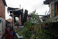 Api Hanguskan Rumah Warga di Lorong H Umar 9-10 Ulu Palembang