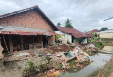 Dinding Talud Rusak, 1 Rumah - Bedeng 2 Pintu di Majasari Prabumulih  Amblas
