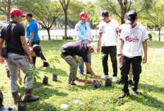 Gerakan Hijau 2026, DLH Prabumulih Tanam Pohon Buah di Titik Strategis