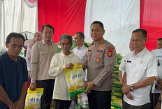 Sembako Murah Polres Prabumulih, Ringankan Beban Warga Desa Karang Bindu