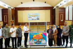 Dorong Pelaku Usaha Tingkatkan Produktivitas, Pemkot Prabumulih Salurkan Bantuan Etalase