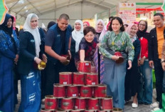Ci Mehong Bikin Heboh Prabumulih, Festival Kuliner Viral Diserbu Warga hingga Panen Nanas di Pangkul