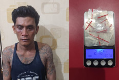 Satnarkoba Polres Prabumulih Gerebek Pengedar Narkotika: Amankan 13 Paket Sabu dan Senjata Tajam