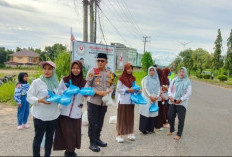 SMP 10 bagi Takjil Bersama Polres Prabumulih di Tugu Jogja