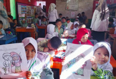 Siswa Baru RA Al Munawarah Prabumulih Kenali Warna Lewat Lomba