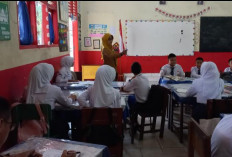 Tingkatkan Kualitas Pembelajaran, Kepsek SMPN 10 Prabumulih Laksanakan Observasi Kelas