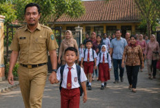 Dukung Peran Orang Tua, Menteri PANRB Izinkan ASN Dampingi Anak Hari Pertama Masuk Sekolah 