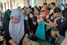 Pasar Murah Nyaris Ricuh, Balita Lansia Terhimpit 