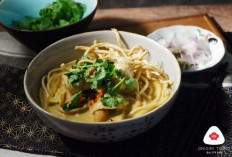 Mie Ayam Kuah Pedas Asam ala Thailand, Sensasi Pedas Segarnya Bikin Nagih
