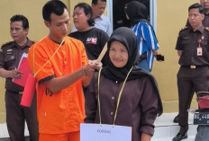 Satreskrim Polres Prabumulih Reka Ulang  Kasus Suami Hilangkan Nyawa Istri: Adegan ke 15 Pelaku Habisi Korban 